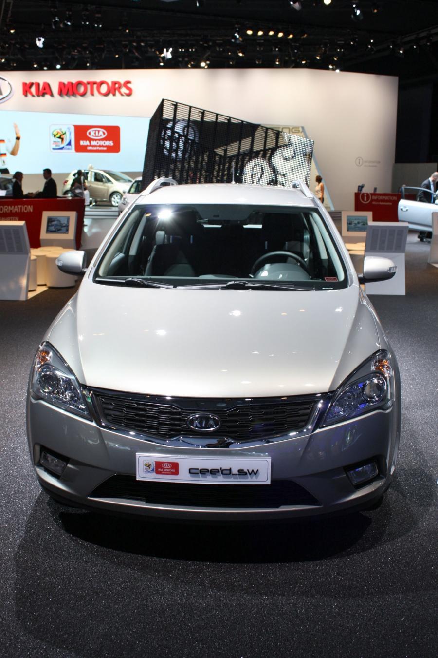  Kia cee&rsquo;d SW 2009 года  (фото 57 из 61)